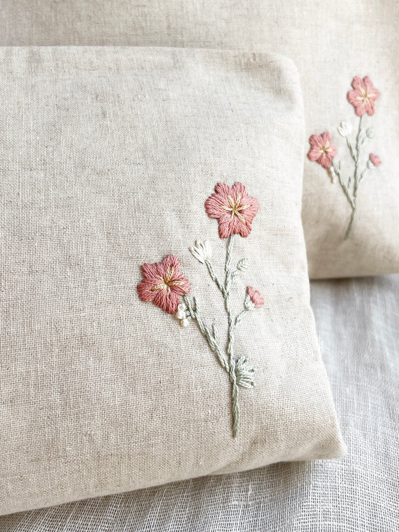 Embroidered Makeup Bag Geum